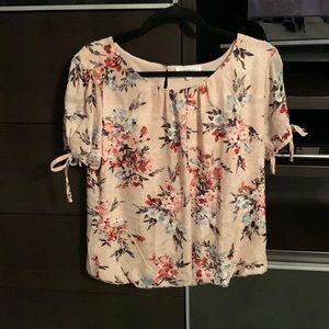 💥3/$20💥 Blousology short sleeve blouse